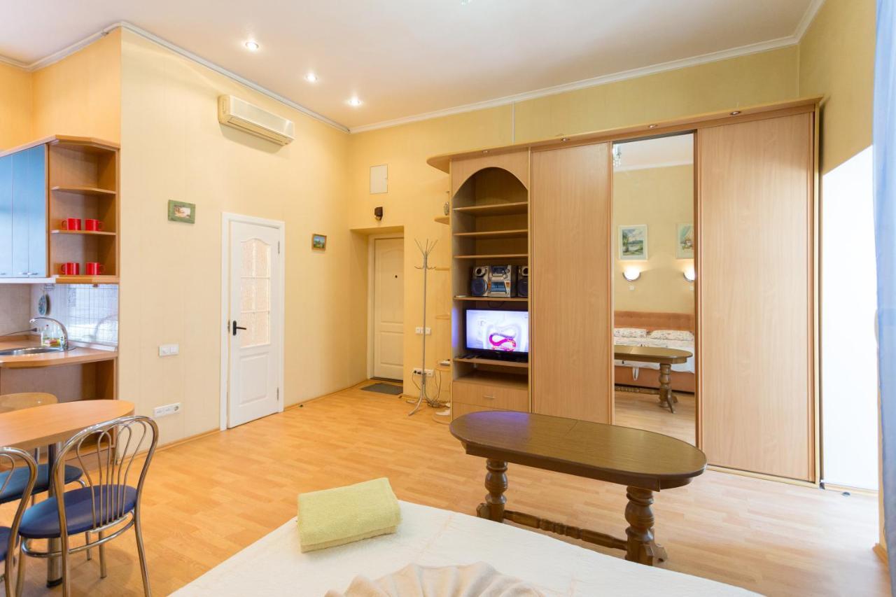 Central Area Apartments Kyiv Exterior photo
