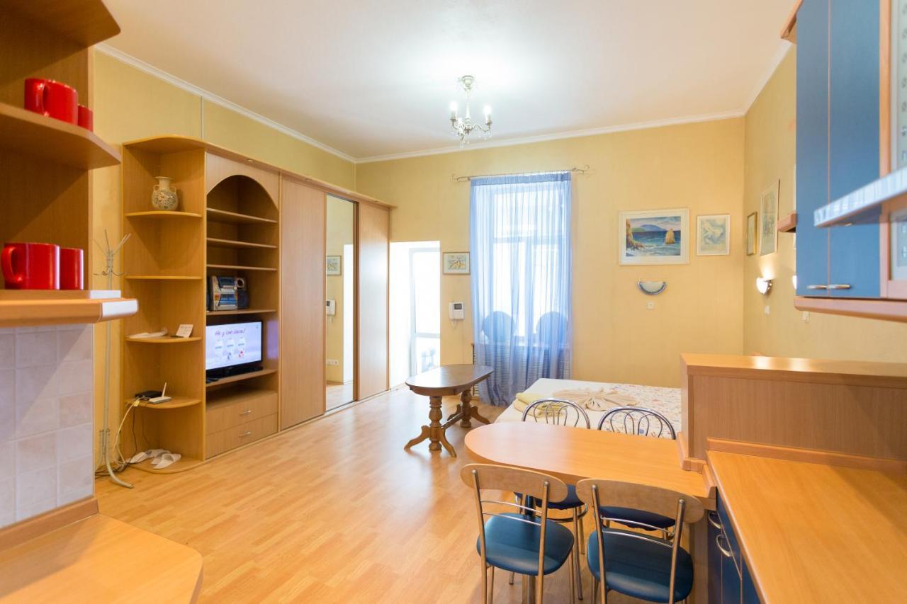 Central Area Apartments Kyiv Exterior photo